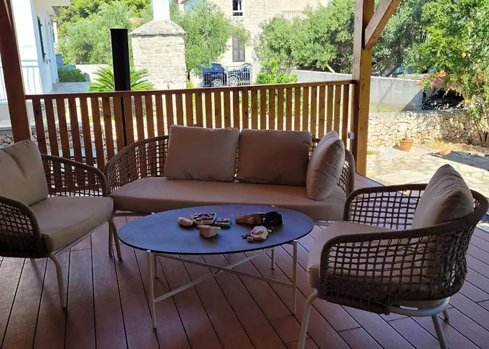 Roza Tatil Evi *